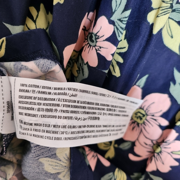 Hollister bustier style floral dress in size xs - Picture 3 of 4